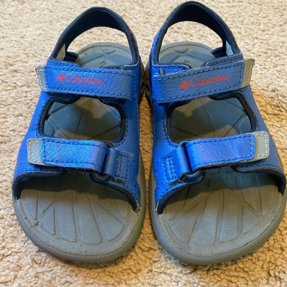 Columbia toddler sandals in good condition.
